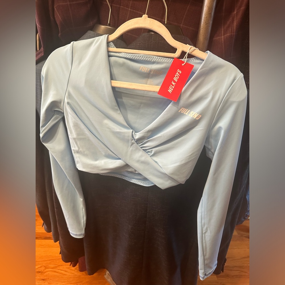 NWT full send crop top